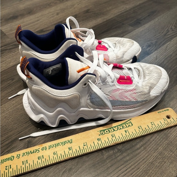 Nike Kids White and Pink Sneakers athletic youth size 7 sports sporty - Picture 10 of 11